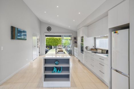 Photo of property in 37 Saint Pauls Drive, Brookfield, Tauranga, 3110