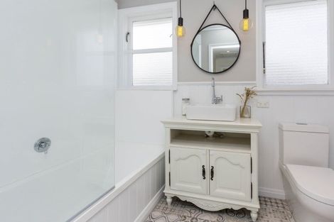 Photo of property in 16 Thackeray Street, Trentham, Upper Hutt, 5018