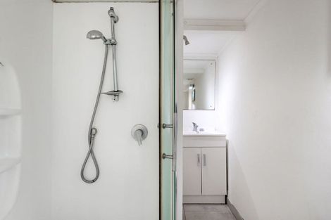 Photo of property in 86 Marlborough Avenue, Glenfield, Auckland, 0629