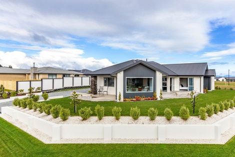 Photo of property in 2 Uku Way, Wharewaka, Taupo, 3330