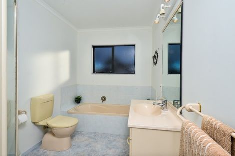 Photo of property in 4 Pampas Place, Western Heights, Hamilton, 3200