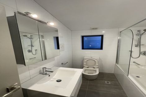 Photo of property in 2/10 Silver Moon Road, Albany Heights, Auckland, 0632