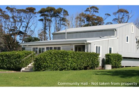 Photo of property in 7 Kaipara Lake Road, South Head, Helensville, 0874