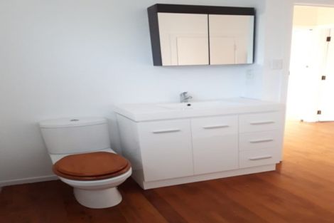 Photo of property in 1/34 Ocean View Road, Northcote, Auckland, 0627