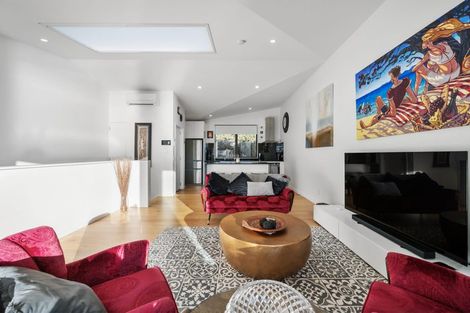 Photo of property in 1/18 Oriental Terrace, Oriental Bay, Wellington, 6011
