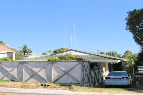 Photo of property in 124a Karewa Parade, Papamoa Beach, Papamoa, 3118