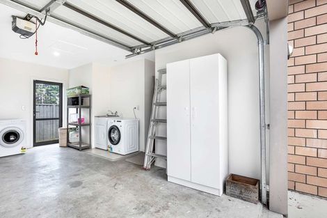 Photo of property in 8 Latham Stubbs Crescent, Waipawa, 4210