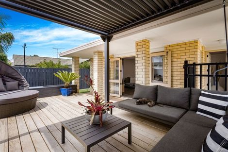 Photo of property in 16 Motutapu Avenue, Manly, Whangaparaoa, 0930