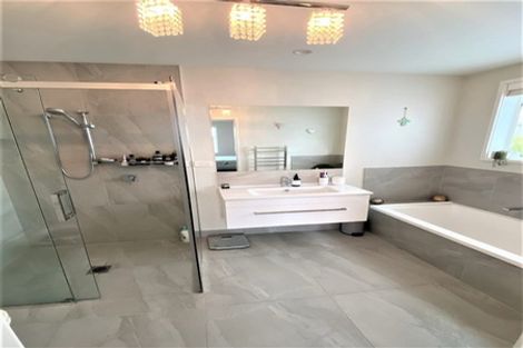 Photo of property in 25 Merlot Drive, Pyes Pa, Tauranga, 3112