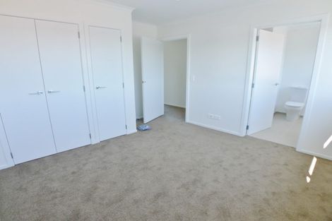 Photo of property in 5/2 Frances Bryers Road, Hobsonville, Auckland, 0616