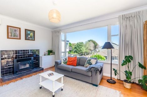 Photo of property in 131 Renown Road, Raumati South, Paraparaumu, 5032