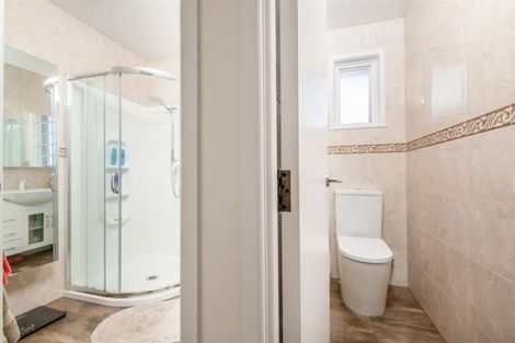 Photo of property in 35 Powrie Street, Glenfield, Auckland, 0629