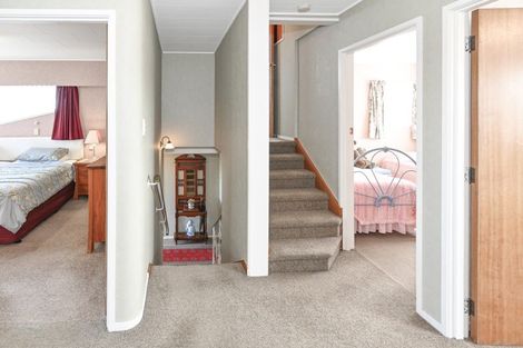 Photo of property in 1409 Warwick Place, Mayfair, Hastings, 4122