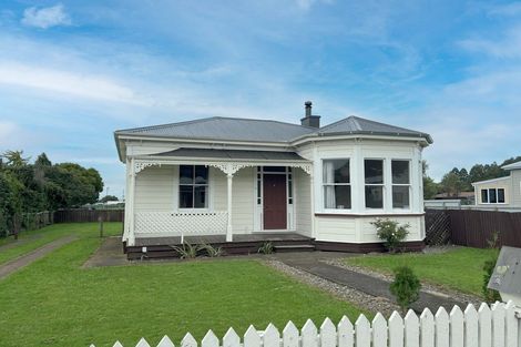 Photo of property in 15 Cole Street, Dannevirke, 4930