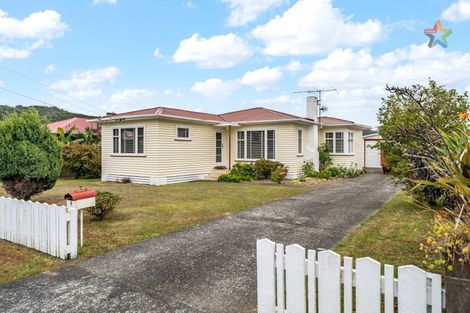 Photo of property in 4 Ashforth Street, Wainuiomata, Lower Hutt, 5014