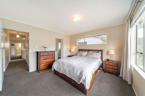 Photo of property in 3 Bowline Place, Whitby, Porirua, 5024