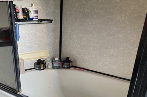 Photo of property in 100 Lake Road, Koutu, Rotorua, 3010