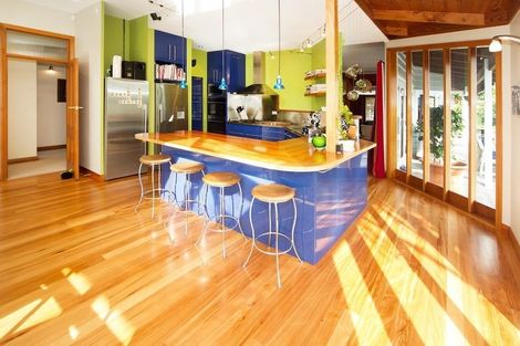 Photo of property in 145 Queen Street, Northcote Point, Auckland, 0627