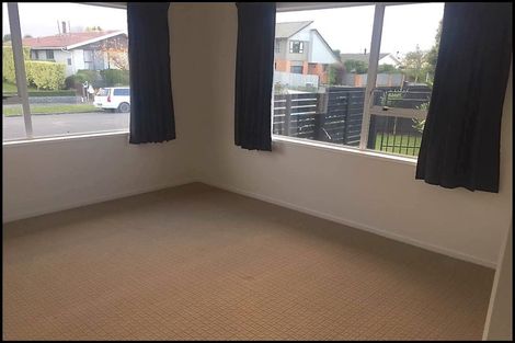 Photo of property in 32 Dunbarton Street, Redwood, Christchurch, 8051