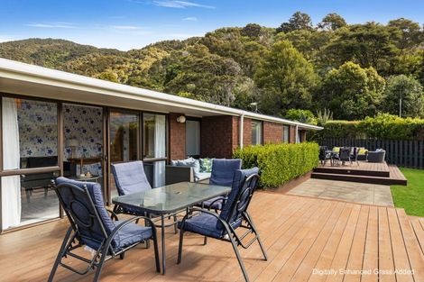 Photo of property in 1992 Queen Charlotte Drive, Momorangi Bay, Picton, 7281