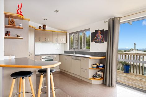 Photo of property in 1 Cron Avenue, Te Atatu South, Auckland, 0610