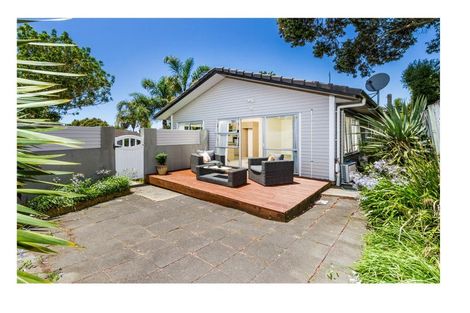 Photo of property in 6 Greville Road, Pinehill, Auckland, 0632