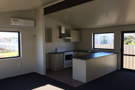 Photo of property in 10 Karaka Street, Castlecliff, Whanganui, 4501