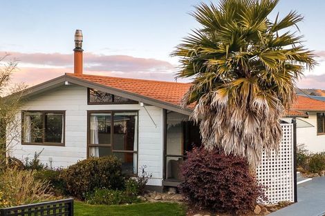 Photo of property in 1 Andrew Street, Waimate, 7924