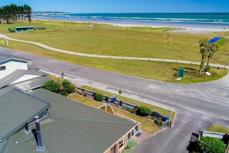 Photo of property in 33 Marine Parade, Carters Beach, Westport, 7825