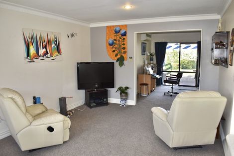 Photo of property in 53 Railway Terrace, Ohau, Levin, 5570