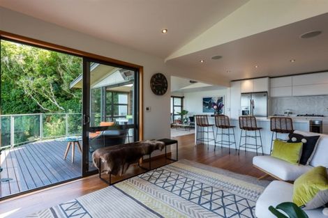 Photo of property in 141 Nicholson Road, Khandallah, Wellington, 6035