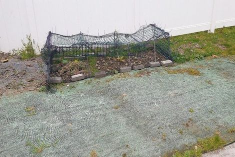 Photo of property in 13a Waari Avenue, Sunnyvale, Auckland, 0612