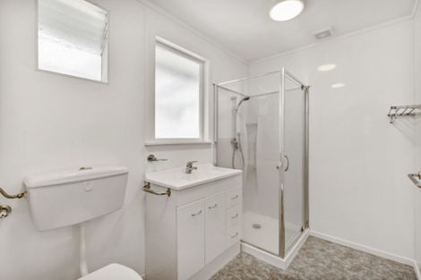 Photo of property in 68 Selwyn Crescent, Forrest Hill, Auckland, 0620