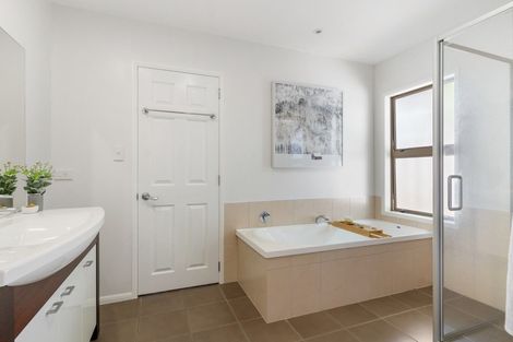 Photo of property in 14 Renner Place, Pyes Pa, Tauranga, 3112