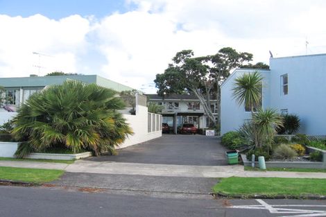 Photo of property in 5r The Esplanade, Eastern Beach, Auckland, 2012