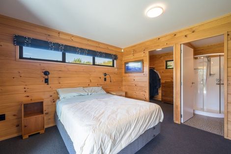 Photo of property in 2 Worlds End Road, Tennyson Inlet, 7195