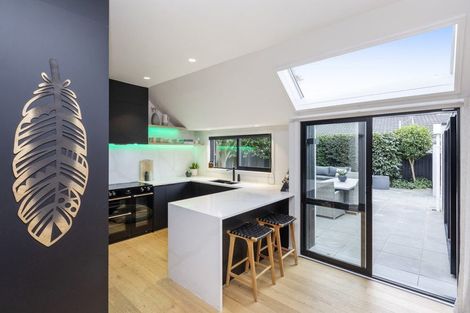 Photo of property in 31 Colina Street, Avonhead, Christchurch, 8042