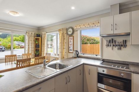 Photo of property in 21 Woodland Mews, Wainuiomata, Lower Hutt, 5014