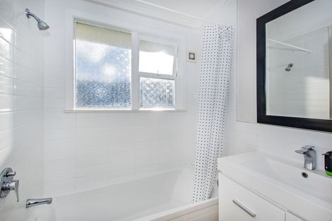 Photo of property in 17 Paratai Crescent, Woodhill, Whangarei, 0110