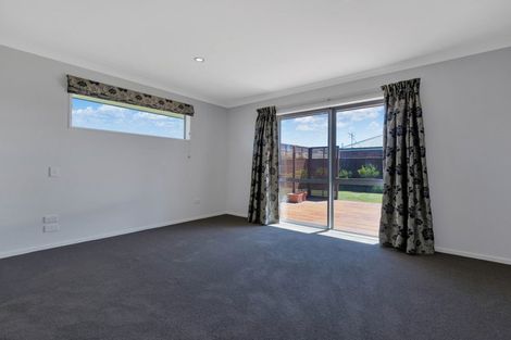 Photo of property in 9 Walnut Way, Rangiora, 7400