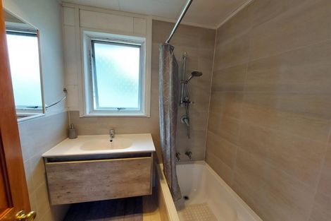 Photo of property in 125 Cascades Road, Pakuranga Heights, Auckland, 2010