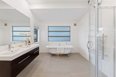 Photo of property in 201 Bleakhouse Road, Mellons Bay, Auckland, 2014