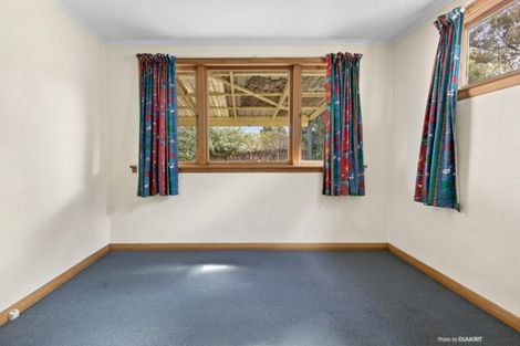 Photo of property in 5 Mangaroa Hill Road, Clouston Park, Upper Hutt, 5018