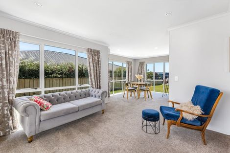 Photo of property in 31 Aspiring Terrace, Aotea, Porirua, 5024