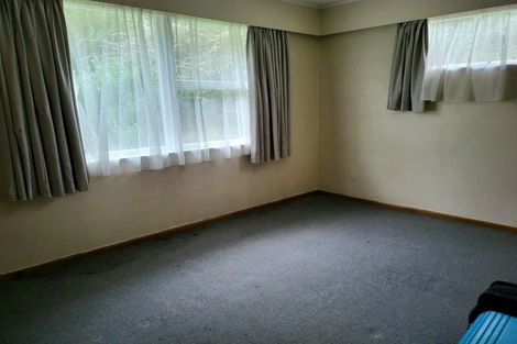 Photo of property in 27 Lynda Avenue, Paparangi, Wellington, 6037