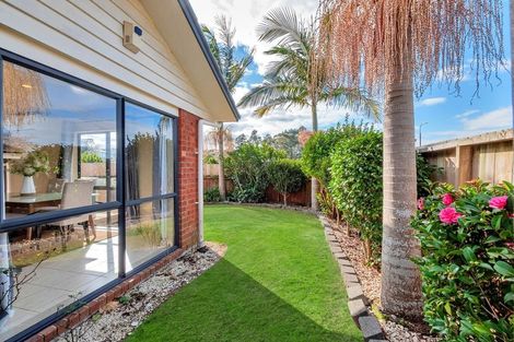 Photo of property in 30 Zefiro Drive, Massey, Auckland, 0614