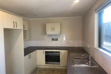 Photo of property in 67a Birkdale Road, Birkdale, Auckland, 0626