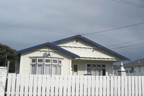 Photo of property in 210 Coutts Street, Rongotai, Wellington, 6022