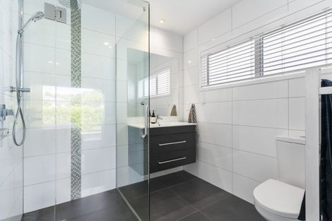 Photo of property in 2 Lancewood Lane, Kaukapakapa, Helensville, 0875