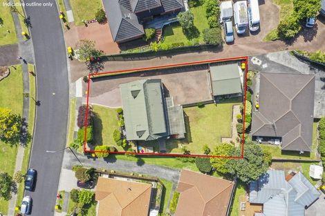 Photo of property in 6 Channing Crescent, Botany Downs, Auckland, 2010